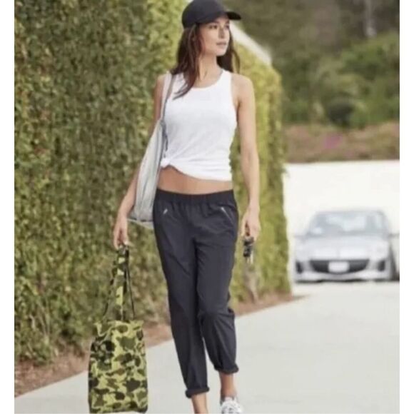 Athleta Aspire Pants Dark Gray Cinch Ankle Jogger Style‎ Zipper Pockets Sz 12 - Picture 1 of 14